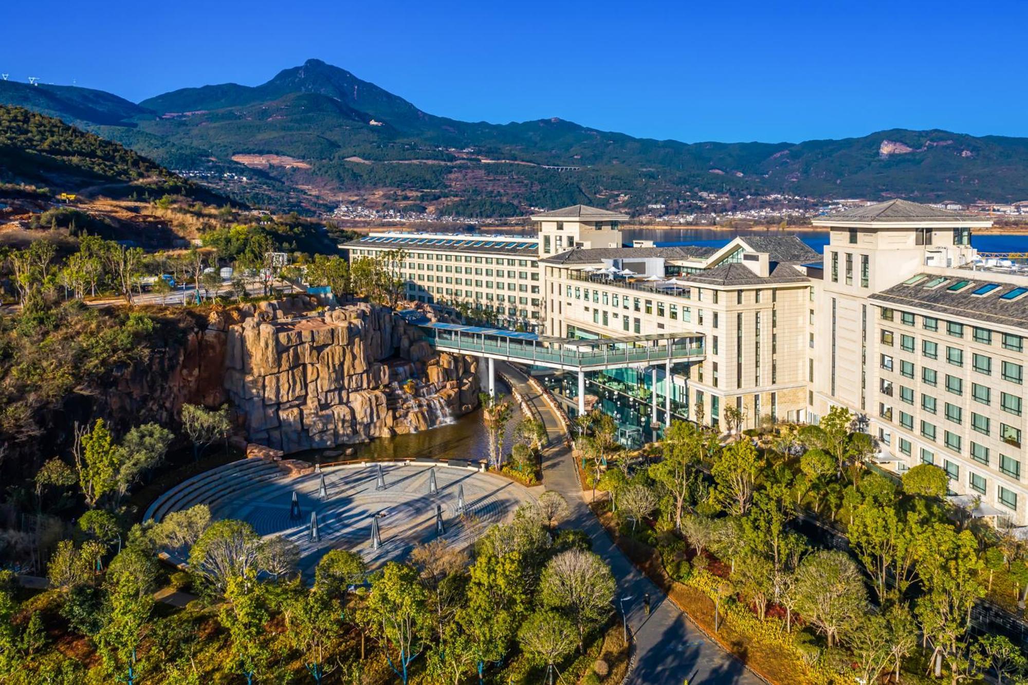 Hotel Hilton Lijiang Lijiang  Exterior foto